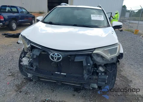 2016 Toyota Rav4 Xle z USA, uszkodzony, nr VIN 2T3WFREV3GW302020